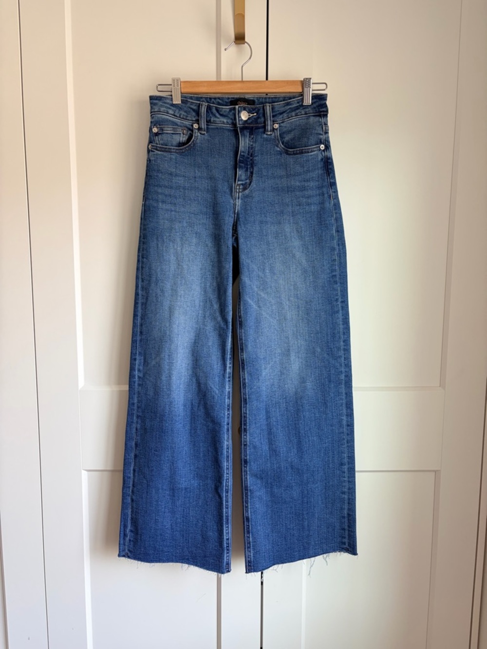 Quince Wide-Leg High-Rise Jeans in Medium Blue Raw Hem | 26